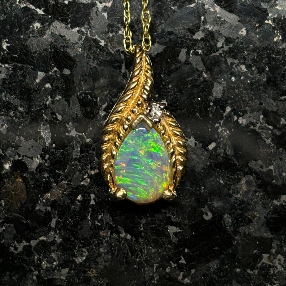 Gorgeous Solid 10k Gold Striated Australian Coober Pedy Teardrop Opal Necklace